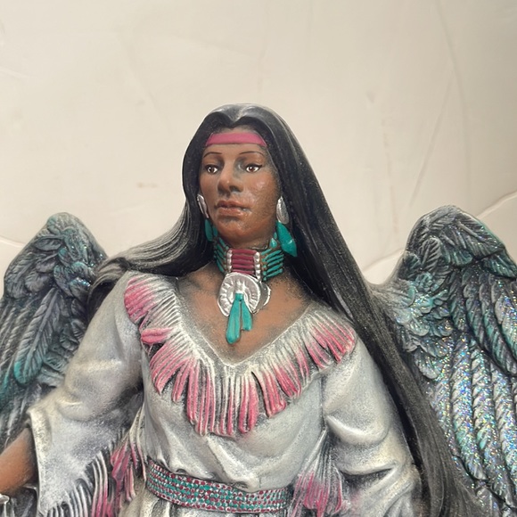 Statue - Picture 2 of 5